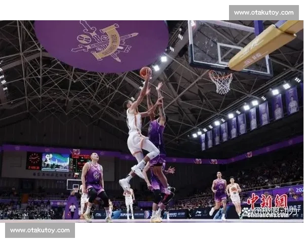 激烈对决再现赛场精彩瞬间篮球比分全程追踪分析